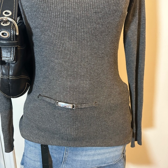 Y2K Red brand Gray Ribbed Long Sleeve Sweater - Picture 2 of 5